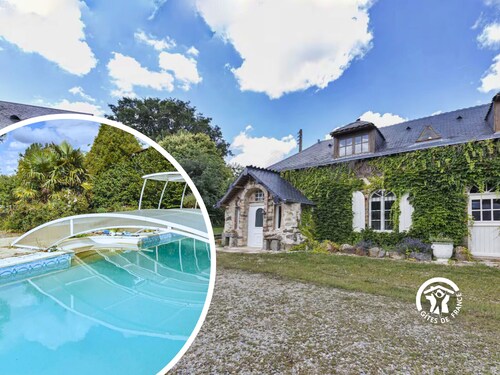 Charming Country Retreat: Sleeps 11, Indoor Pool, Pet-Friendly, Near Château-Gontier