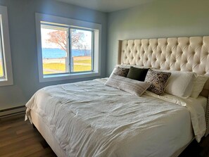 6 bedrooms, iron/ironing board, free WiFi, bed sheets