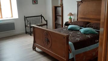 1 bedroom, iron/ironing board, travel crib, free WiFi