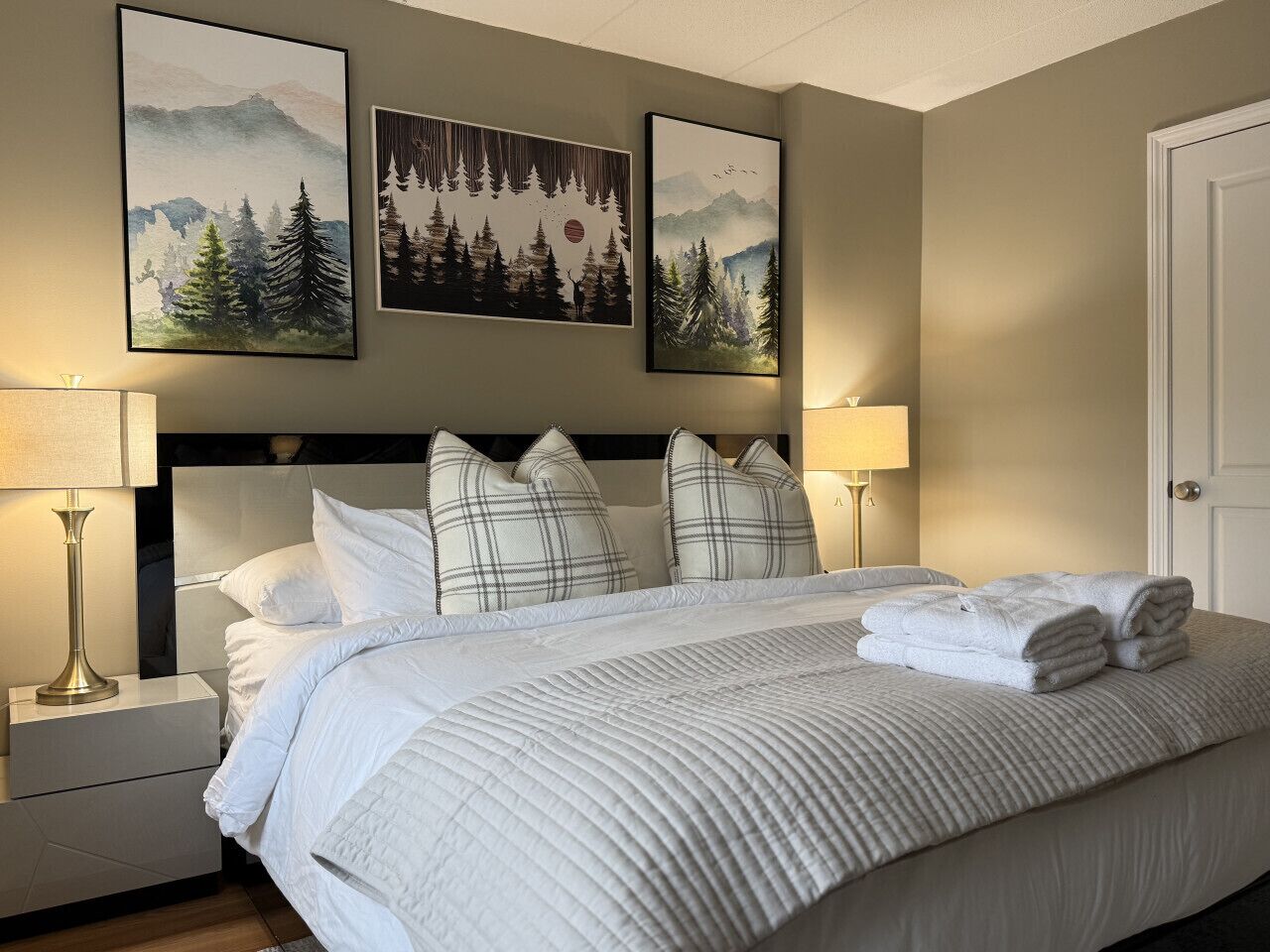 2 soveværelser, skrivebord, strygejern/strygebræt, weekendseng