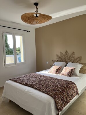 3 bedrooms, in-room safe, iron/ironing board, WiFi - Confortable Maison Avec Jardin, Entre Ville et Campagne à Pernes les Fontaines (Pernes-les-Fontaines)