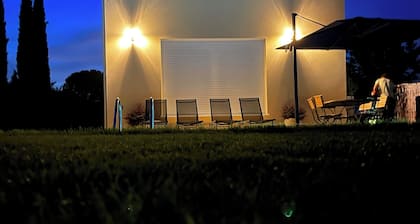 Confortable Maison Avec Jardin, Entre Ville et Campagne Ă Pernes les Fontaines