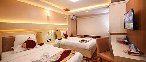2 bedrooms, desk, soundproofing, free WiFi