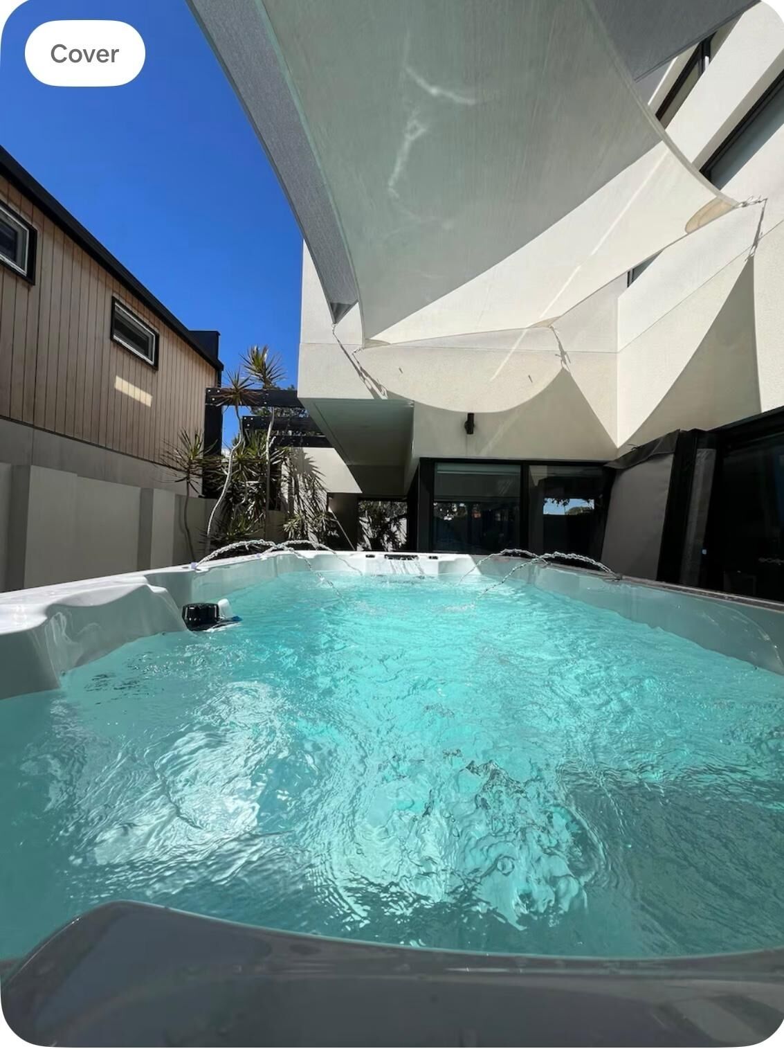 Outdoor spa tub
