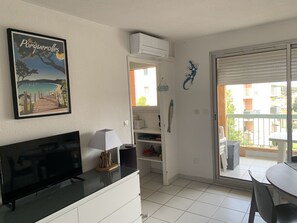 Interior - 1 Bedroom Apartment in Cavalaire-sur-Mer (Cavalaire-sur-Mer)