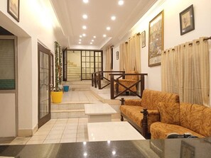 Siddeområde i lobbyen