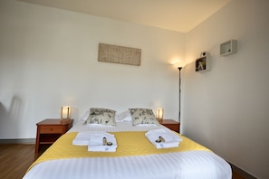Habitación ejecutiva doble, baño privado (Chambre 1) | Wifi gratis y ropa de cama