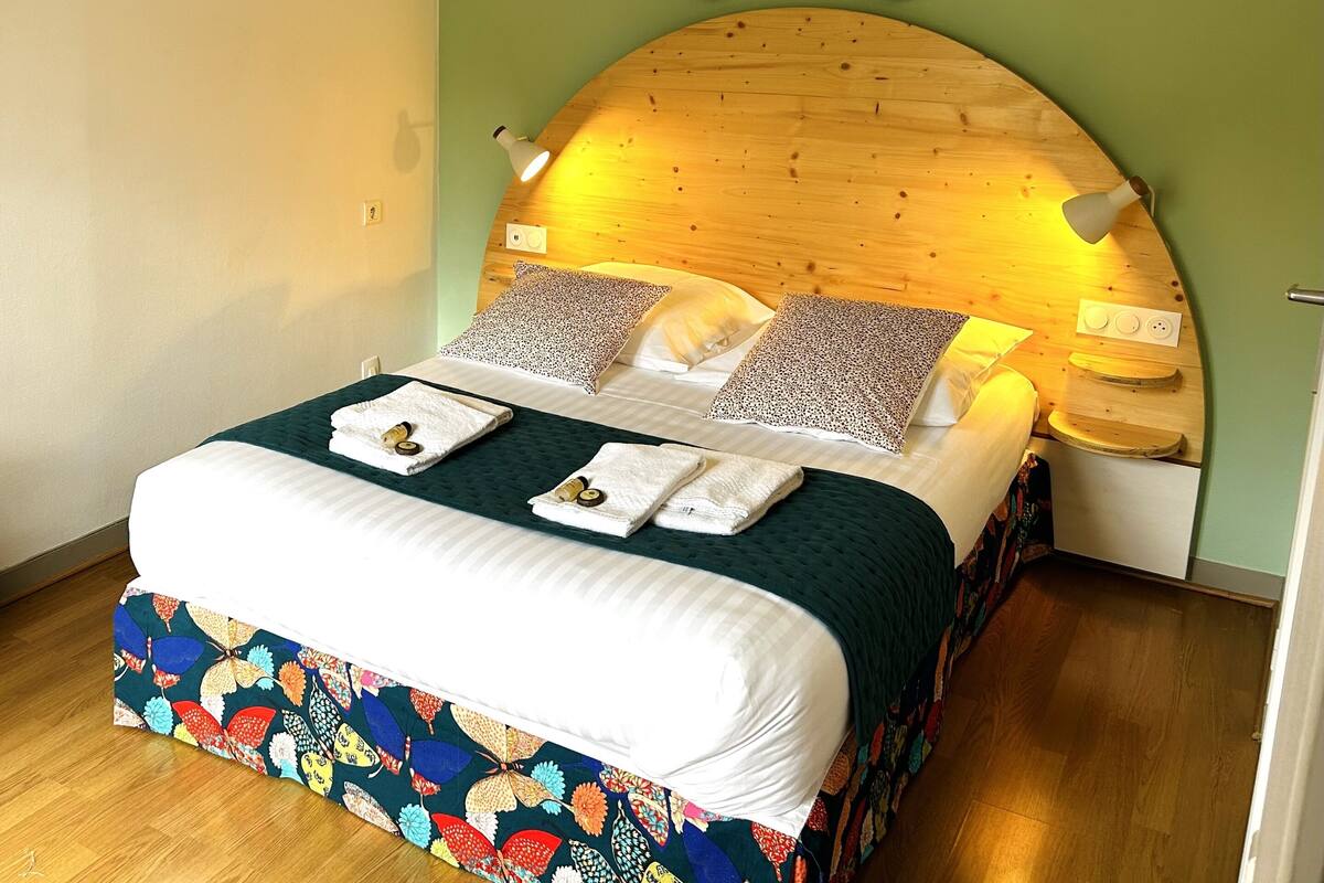 Habitación básica doble, baño privado (Chambre 2) | Wifi gratis y ropa de cama