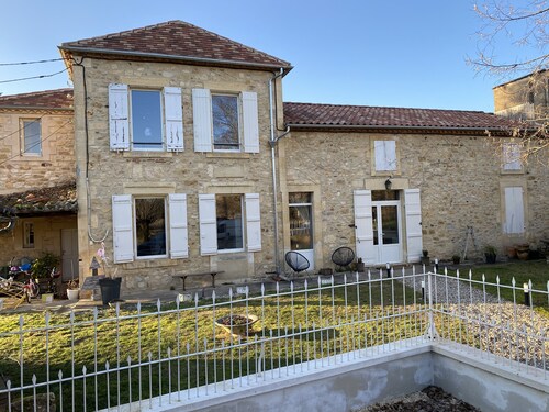 Maison de Campagne Avec Piscine sur Jardin Clos. Le Tout au Calme