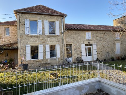 Maison de Campagne Avec Piscine sur Jardin Clos. Le Tout au Calme