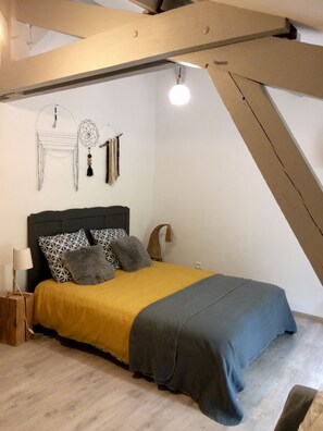 5 bedrooms, iron/ironing board, travel crib, free WiFi