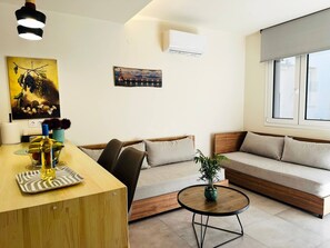 Apartment, 1 Bedroom, Garden View | Living area