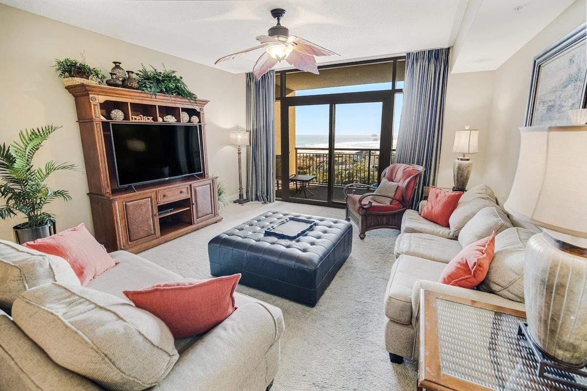 Beachfront Paradise 2BR Condo with Balcony