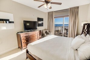 1 bedroom, WiFi, bed sheets - Beachfront Beauty's Harbor: 2BR Condo (North Myrtle Beach)