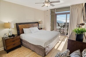 3 bedrooms, WiFi, bed sheets - Experience Paradise: 3 Bedroom Beachfront Condo (North Myrtle Beach)