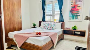 1 bedroom, individually furnished, desk, laptop workspace