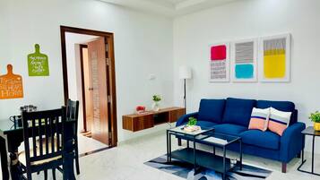 Flat-screen TV, heated floors