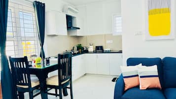 Superior-lejlighed - balkon | Opholdsområde | Fladskærms-tv, gulvvarme