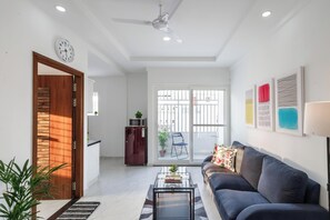 Flat-screen TV, heated floors
