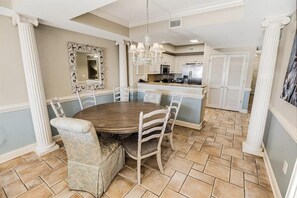 Dining - Amazing 3 Bedroom Escape: Condo on the 9th Flr (North Myrtle Beach)