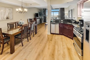 Fridge, microwave, oven, stovetop - 6th Floor Paradise Oceanfront Escape with King Bed (North Myrtle Beach)