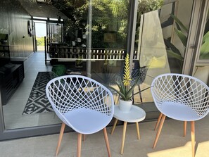 Terrace/patio - Lush Coastal Condo in a forest estate in Sheffield Beach Durban, South Africa. (Dolphin Coast)