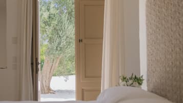 L'Ulivo | Premium bedding, down duvets, in-room safe, blackout curtains