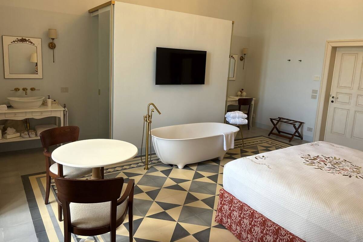 San Lorenzo | 1 bedroom, down comforters, memory foam beds, in-room safe