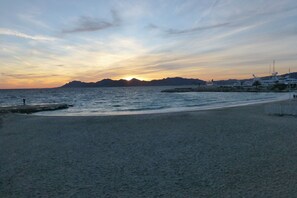 Beach - An der Bucht von Cannes - 3-zimmer-whg,- Le Cannet - Schwimmbad - Garage (Le Cannet)