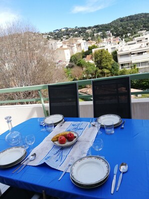 Dining - An der Bucht von Cannes - 3-zimmer-whg,- Le Cannet - Schwimmbad - Garage (Le Cannet)