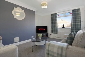 TV - Stylish home, Near Durham Heritage Coast, Sleeps 5 (Wheatley Hill)