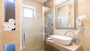 Shower, hair dryer, towels - Villa Keli by Villas Guide (Vižinada)