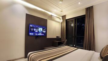 Deluxe Room | Soundproofing, bed sheets
