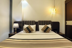 Deluxe Room | Soundproofing, bed sheets