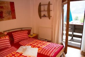 3 bedrooms, travel cot, free WiFi, bed sheets