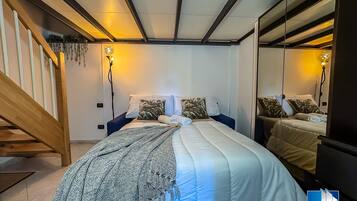 1 camera, una scrivania, ferro/asse da stiro, Wi-Fi gratuito