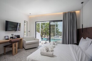 Junior Room | Premium bedding, in-room safe, iron/ironing board