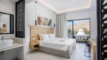 Premium bedding, in-room safe, iron/ironing board, free cots/infant beds