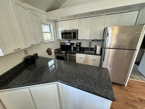 Fridge, microwave, oven, stovetop - Pet Friendly Night Heron Bungalow - 2 Bedroom, 2 Bath, 5m walk to beach and pool (Hilton Head Island)