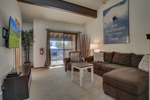 Smart TV, lareira, pebolim