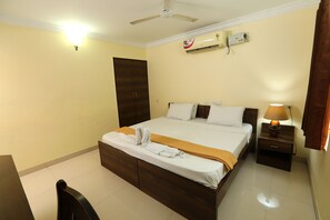 Deluxe Double or Twin Room | Desk, free WiFi - Chetinaad Courtyard Gandhipuram (Coimbatore)