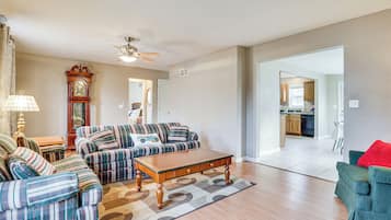 House (2 Bedrooms) | Interior