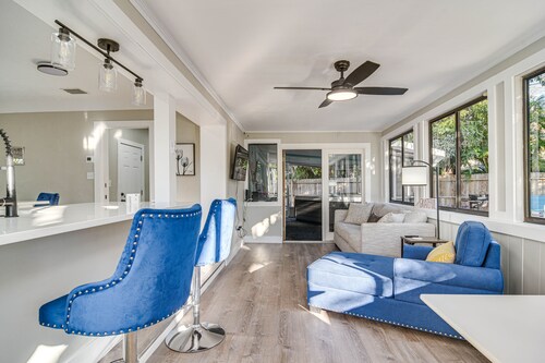 Serene St Petersburg Home w/ Private Hot Tub