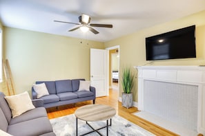 House (4 Bedrooms) | Front of property