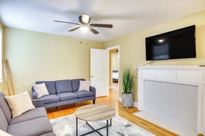 House (4 Bedrooms) | Front of property