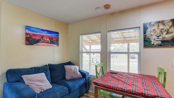 House (2 Bedrooms) | Front of property