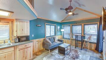 House (1 Bedroom) | Interior