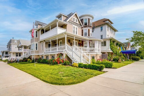 Centrally Located Ocean City Apt < 1 Mi to Beaches