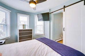 Interior - Centrally Located Ocean City Apt < 1 Mi to Beaches (Ocean City)