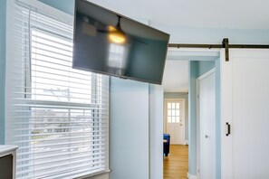 Interior - Centrally Located Ocean City Apt < 1 Mi to Beaches (Ocean City)